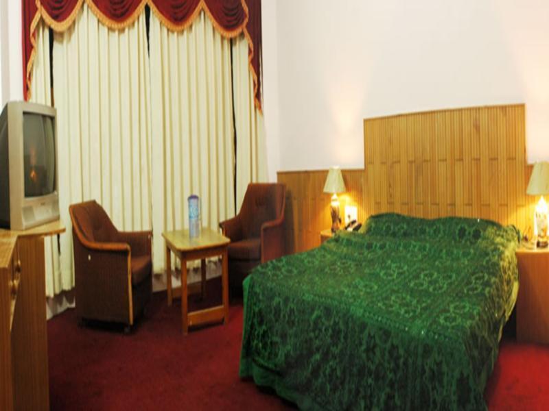 Hotel Satkar Residencia Manāli Exterior foto