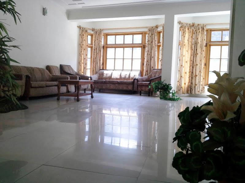 Hotel Satkar Residencia Manāli Exterior foto